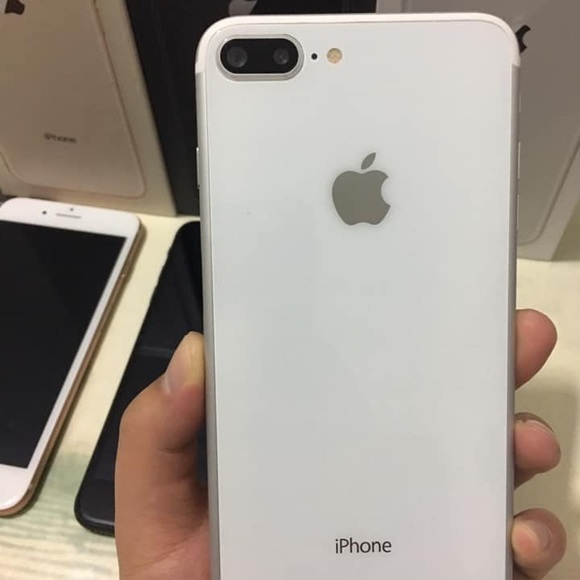 Unlocked iPhone 8 Plus - Picture 6 of 8
